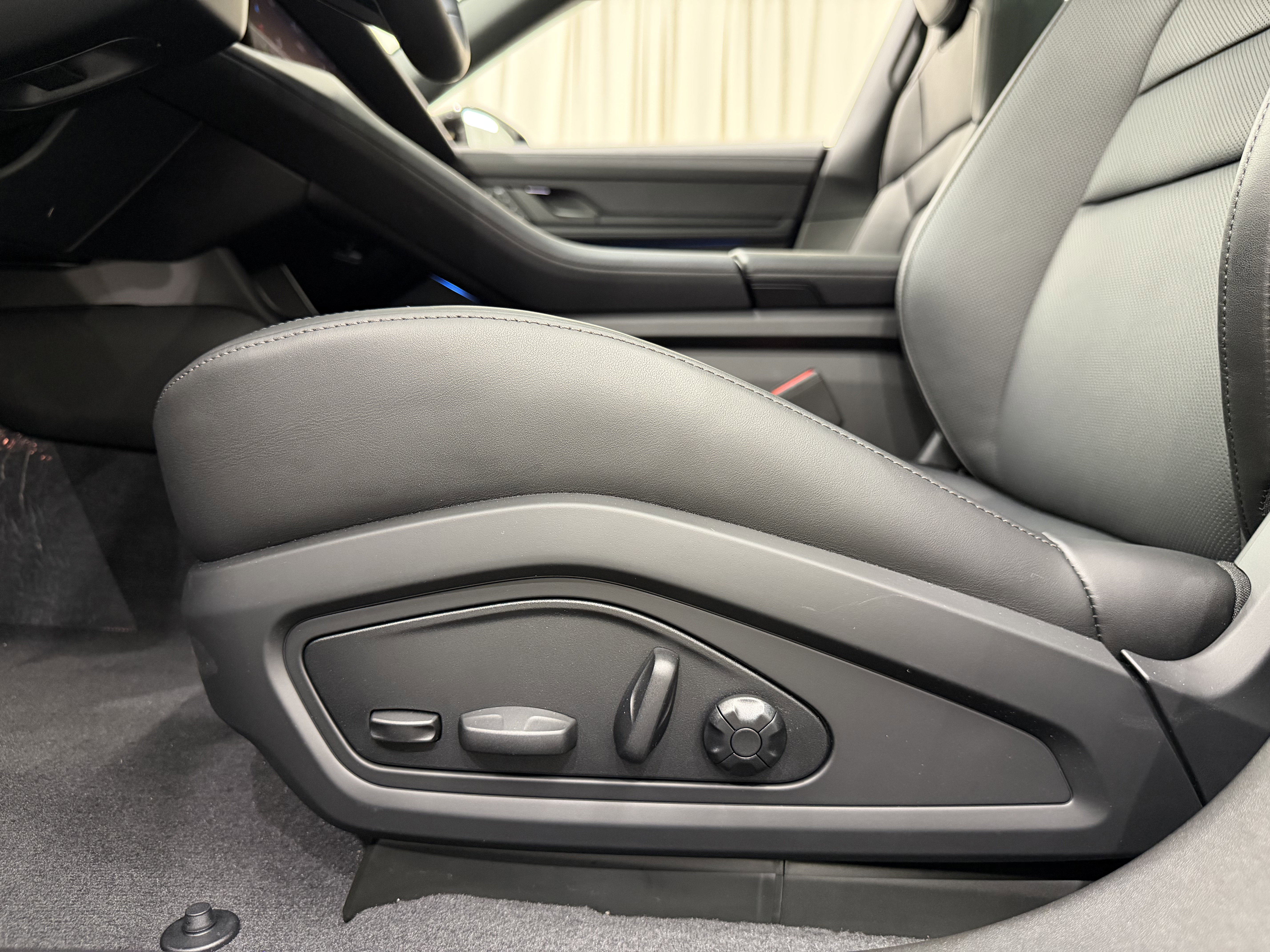 New 2026 Porsche Taycan AWD/4WD image 37
