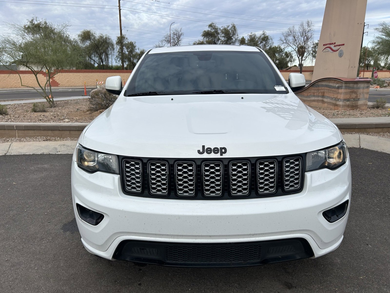 Used 2018 Jeep Grand Cherokee Altitude image 8