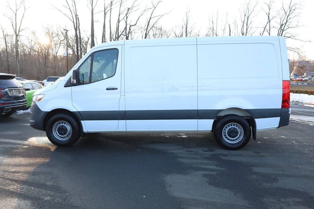 Used 2025 Mercedes-Benz Sprinter 2500 image 2