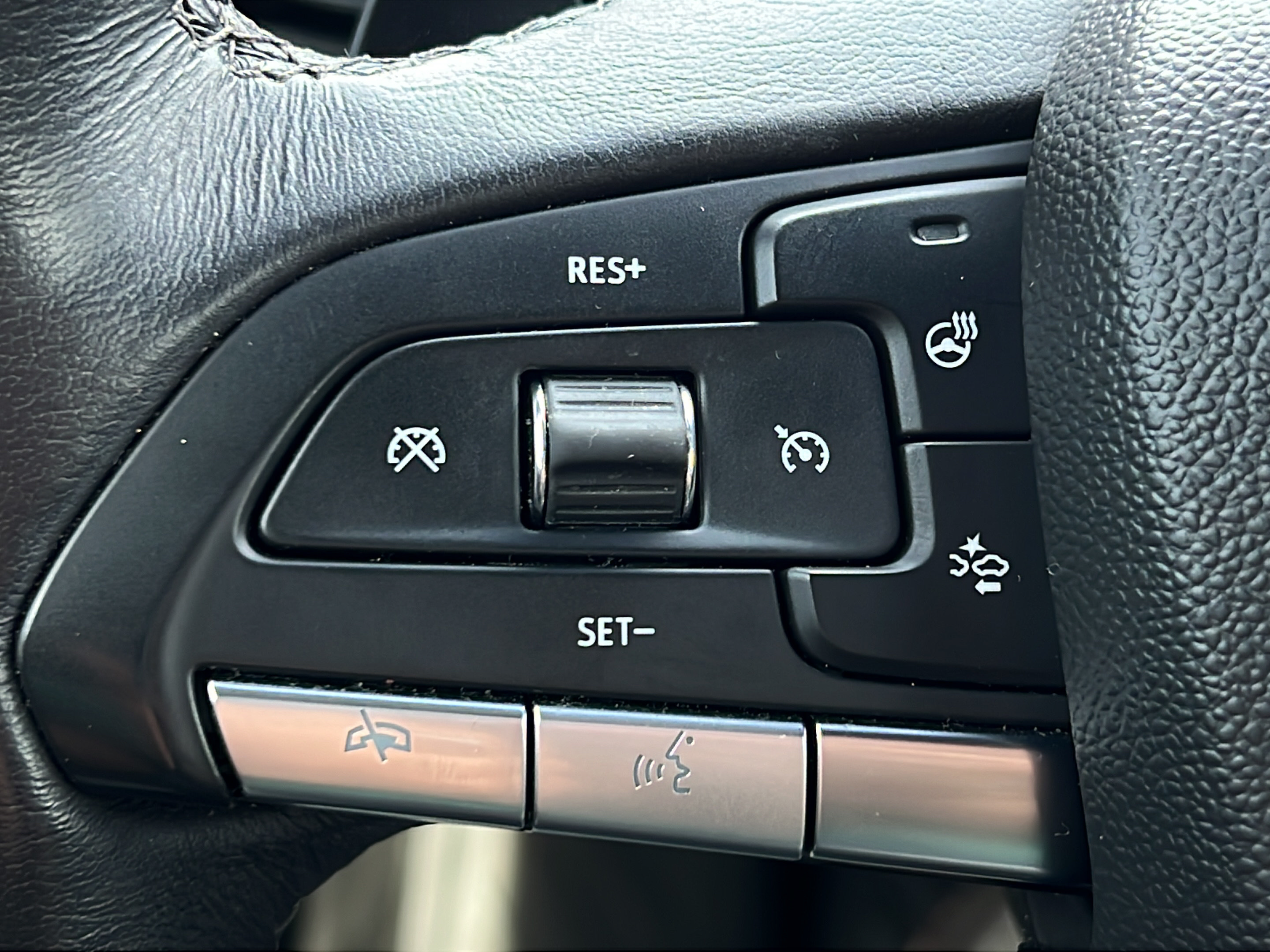 Used 2023 Cadillac XT4 Premium Luxury AWD/4WD image 19
