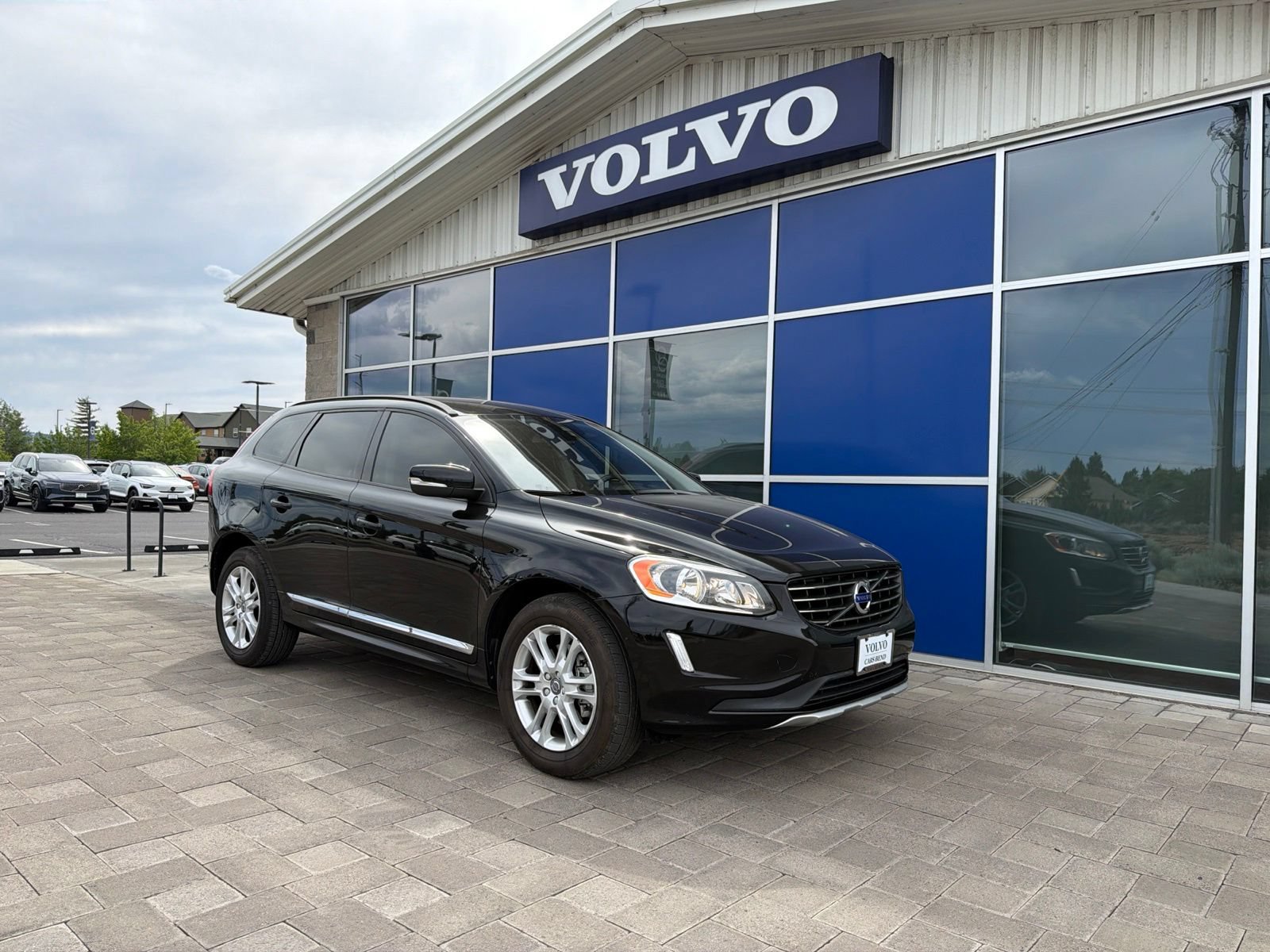 Used 2015 Volvo XC60 T5 FWD image 1