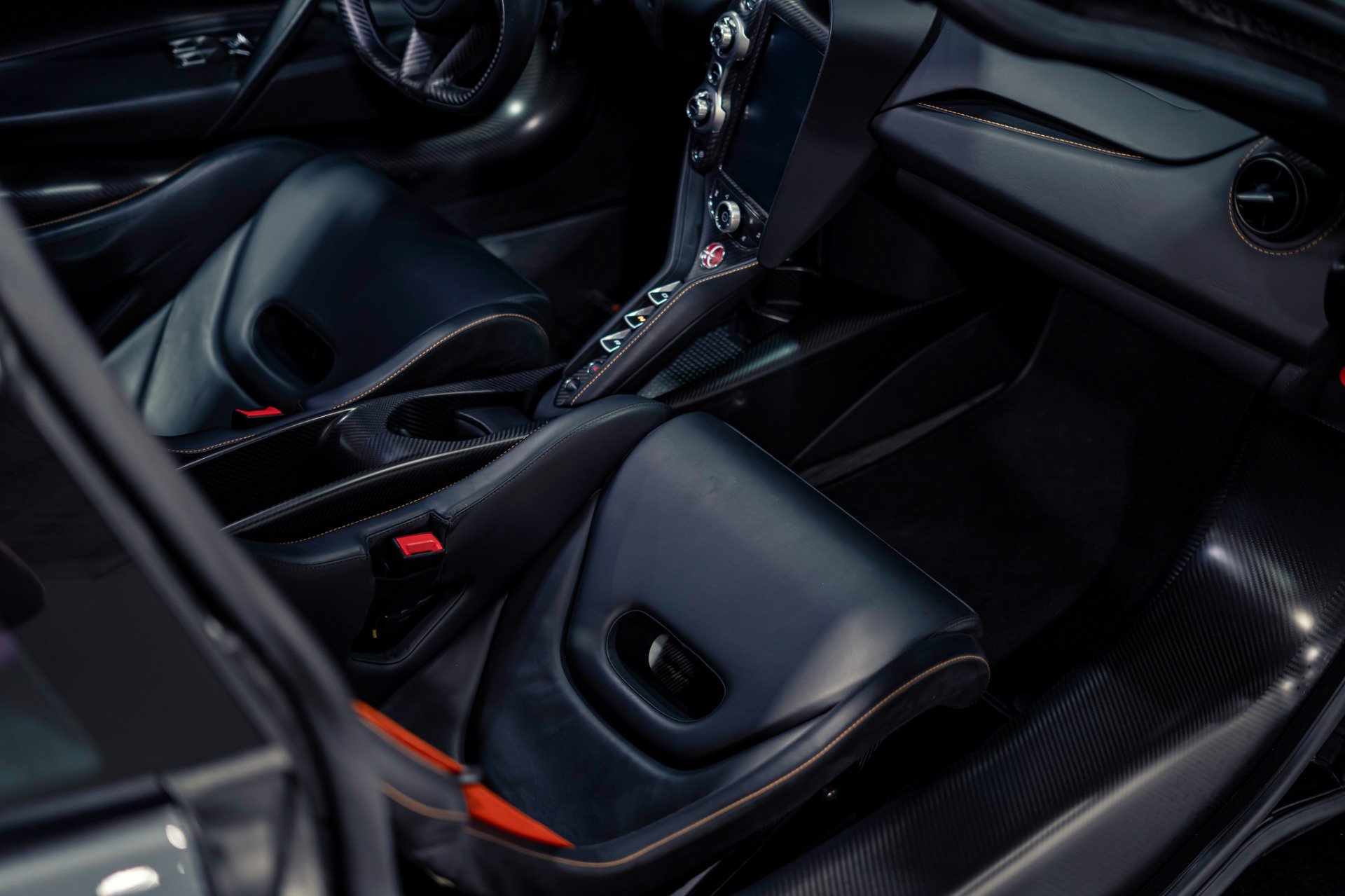 Used 2021 McLaren 765LT RWD image 39