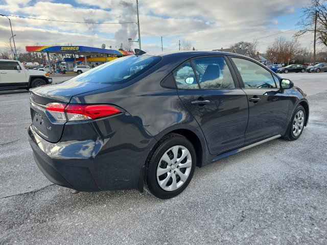 Used 2023 Toyota Corolla LE FWD image 4