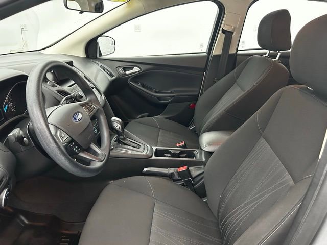 Used 2016 Ford Focus SE w/ SE Power Seat Package image 22