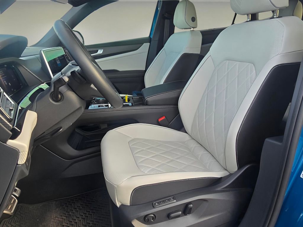 Used 2025 Volkswagen Atlas Cross Sport SEL Premium R-Line image 13