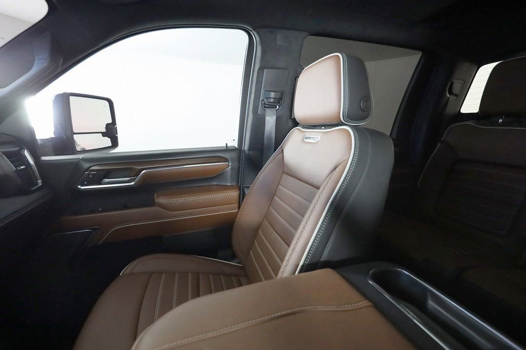 Used 2024 GMC Sierra 3500 Denali Ultimate image 43