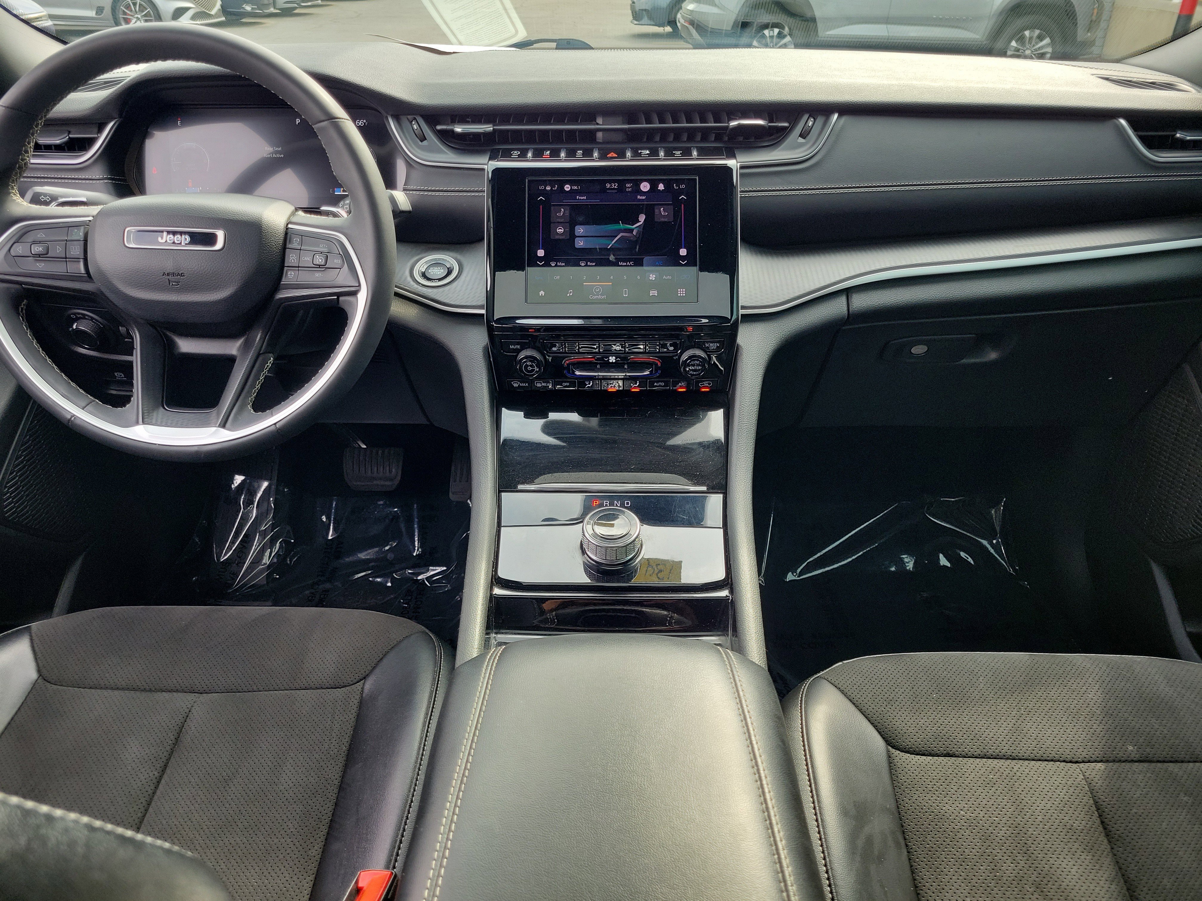 Used 2023 Jeep Grand Cherokee L Laredo AWD/4WD image 9