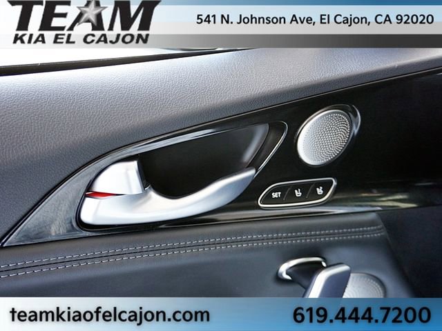 Used 2018 Kia Stinger Premium RWD image 24