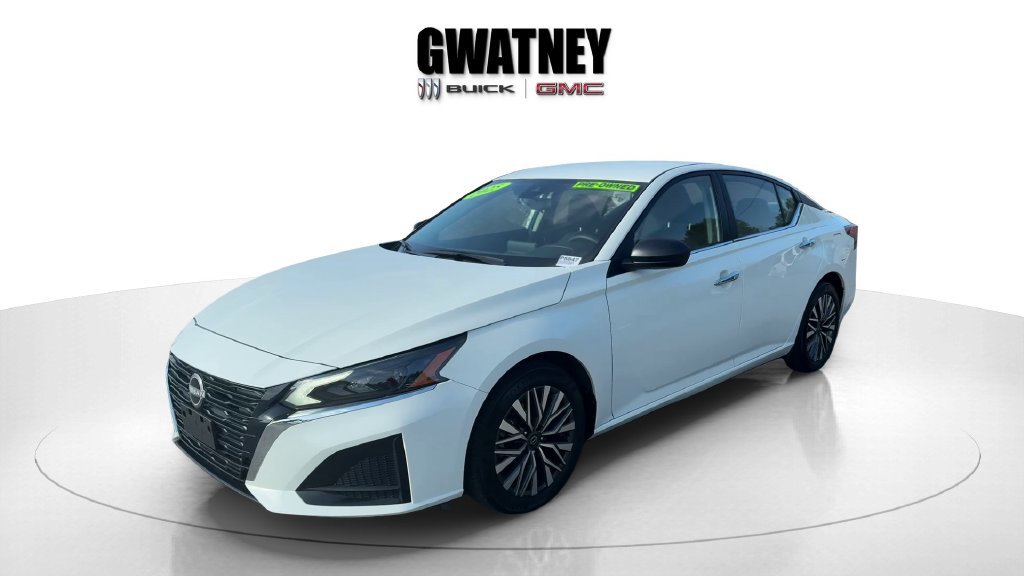 Used 2025 Nissan Altima 2.5 SV FWD image 7