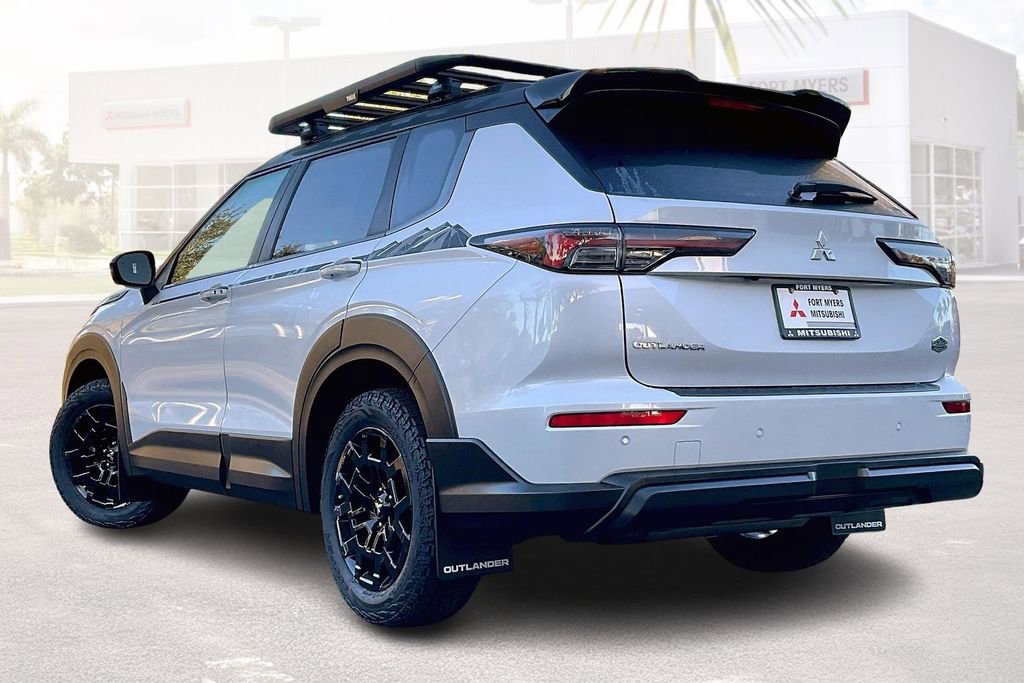 New 2026 Mitsubishi Outlander SE image 3