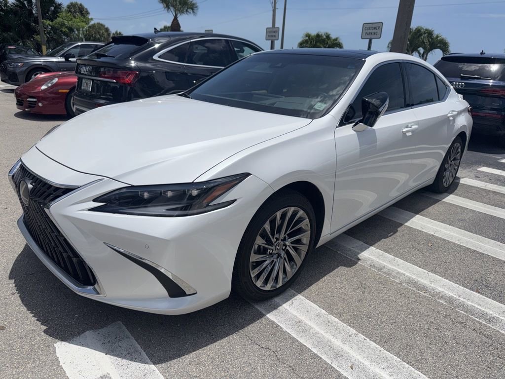 Used 2024 Lexus ES 350 Ultra Luxury w/ Accessory Package (Z2) FWD image 3