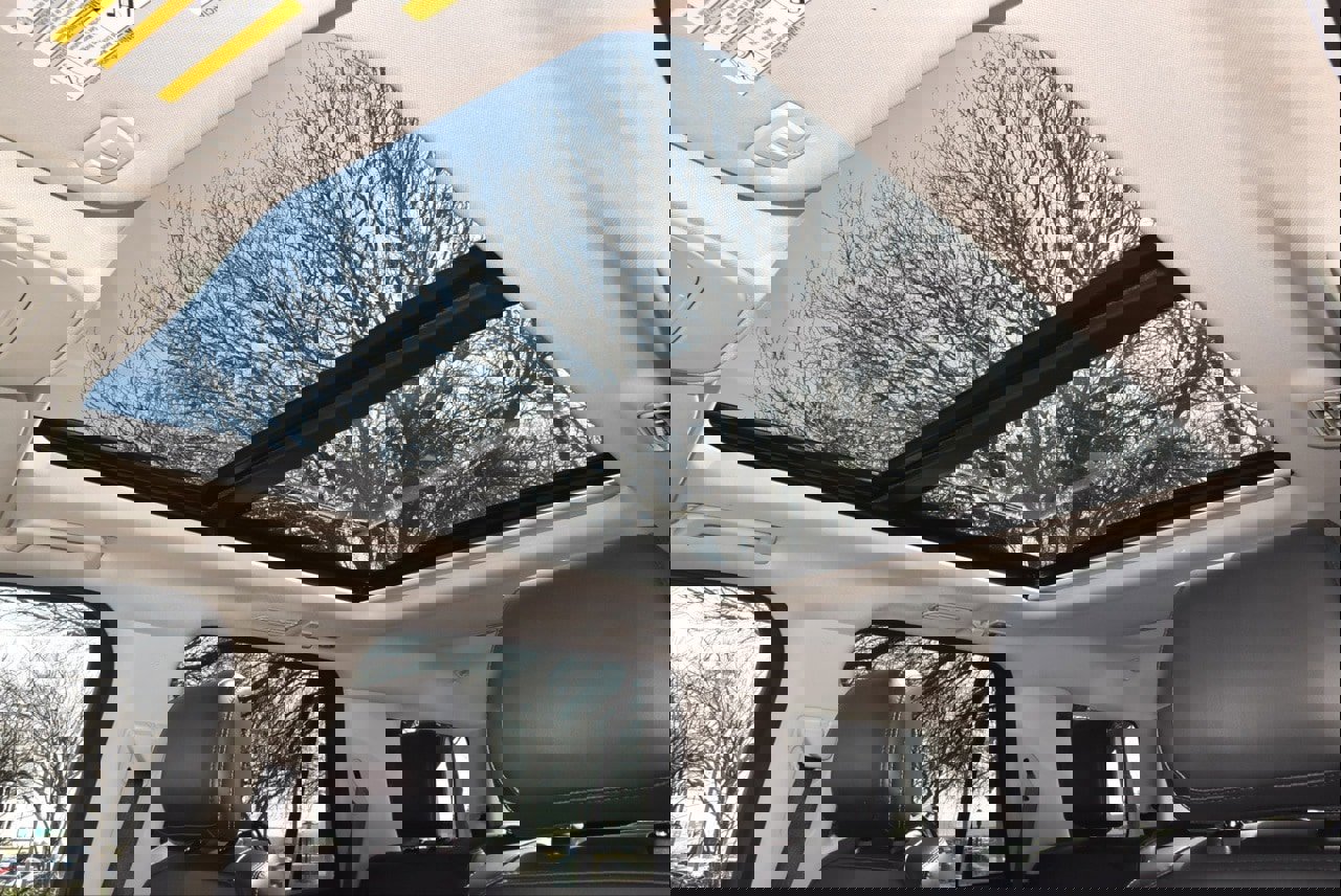 Certified 2025 Ford Expedition Platinum image 32