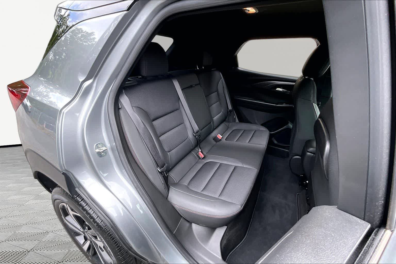 Used 2023 Chevrolet TrailBlazer RS w/ Convenience Package FWD image 20