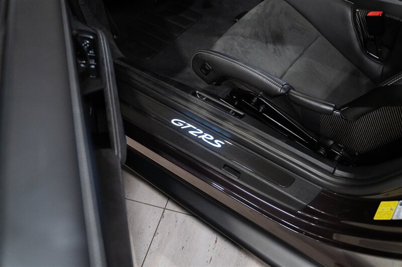 Used 2018 Porsche 911 GT2 RS RWD image 31