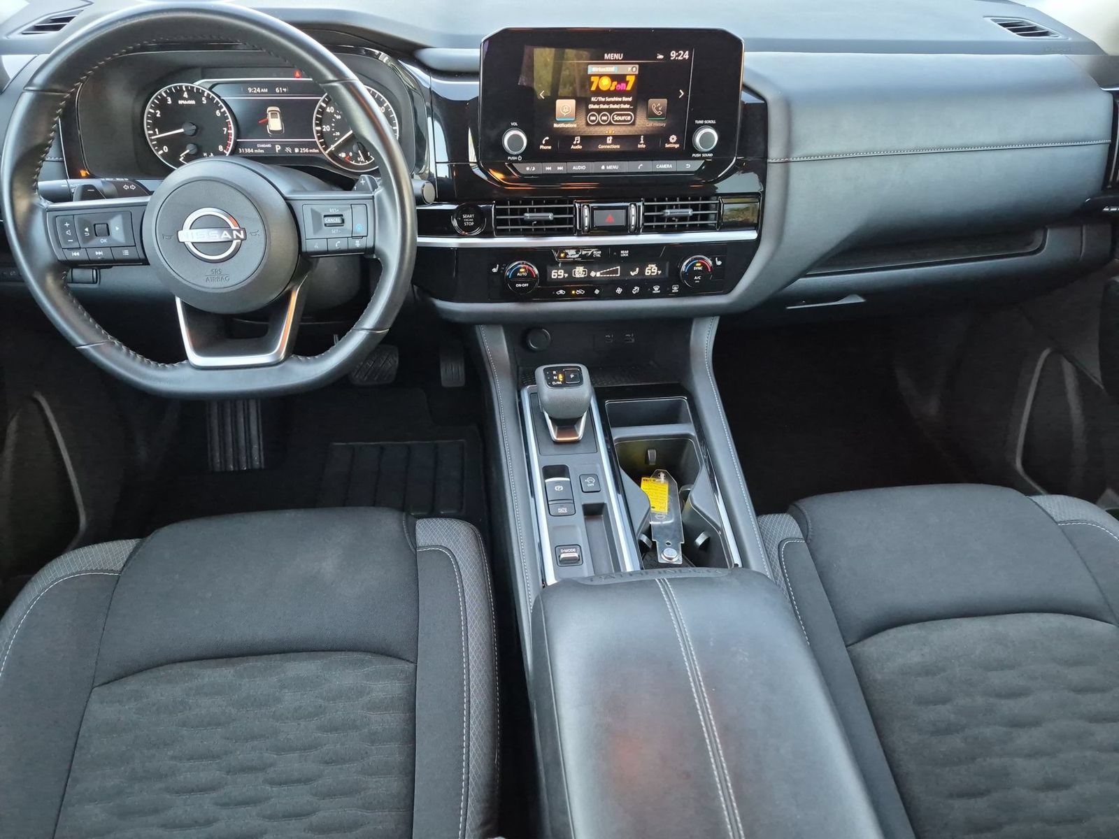Used 2025 Nissan Pathfinder SV FWD image 16
