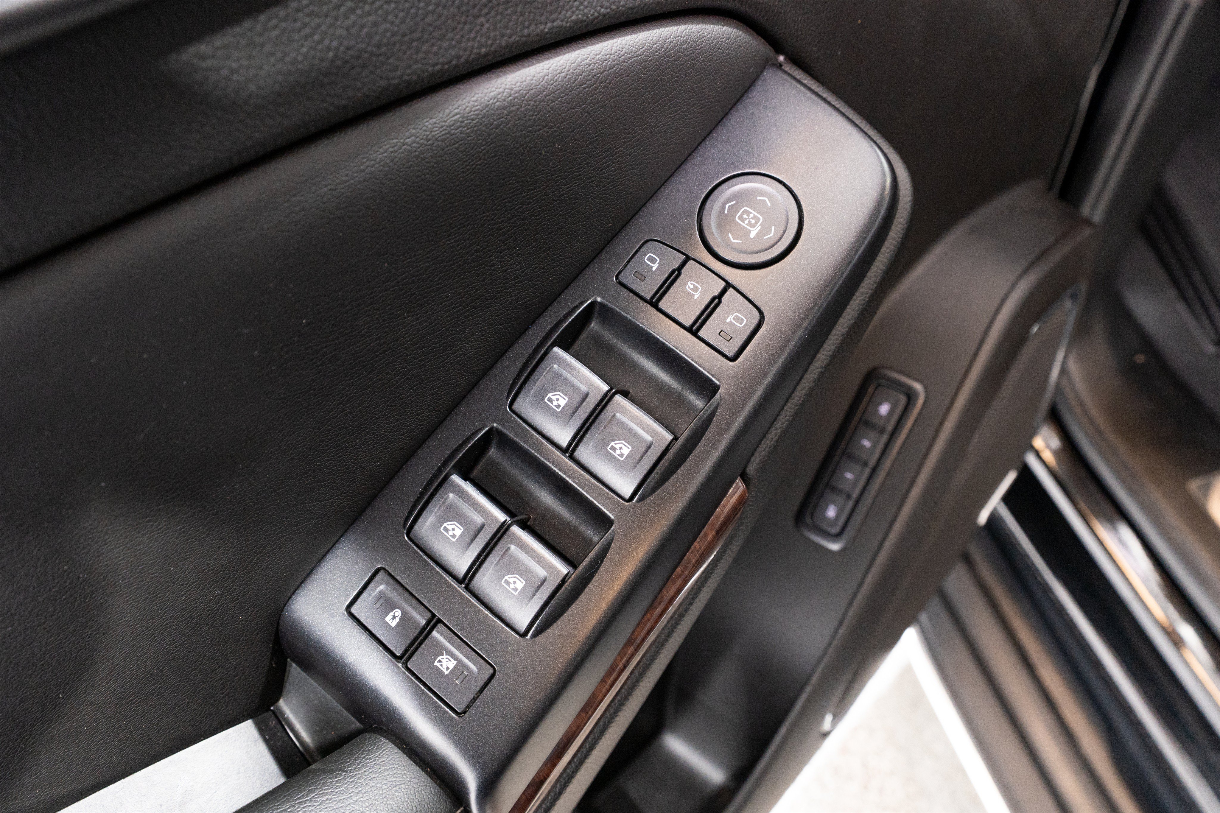 Used 2019 GMC Yukon XL SLT AWD/4WD image 14