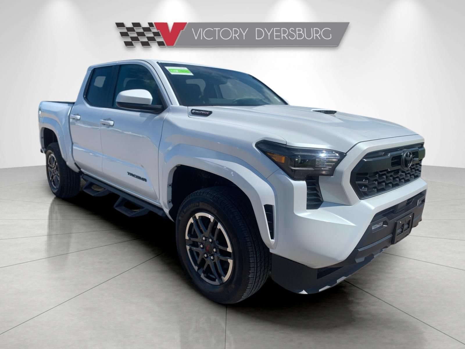 Used 2025 Toyota Tacoma TRD Sport AWD/4WD image 2
