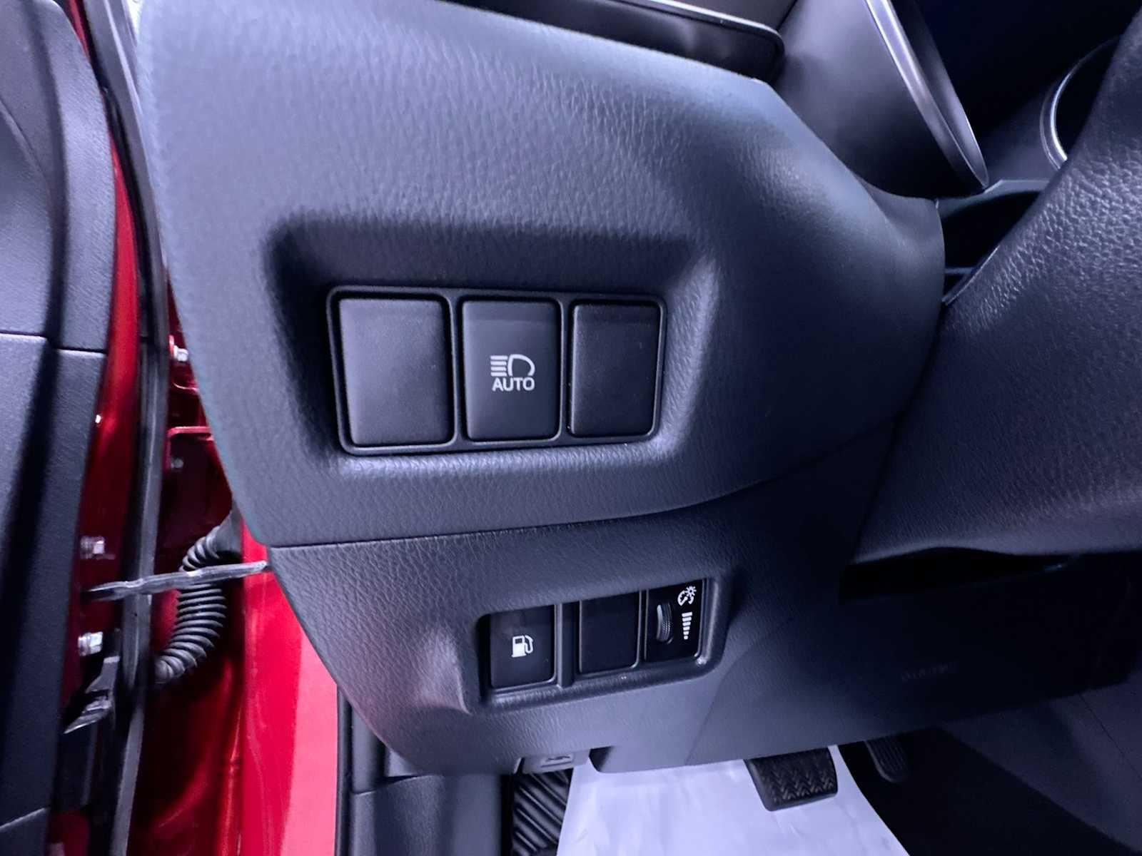 Used 2021 Toyota C-HR Limited FWD image 16