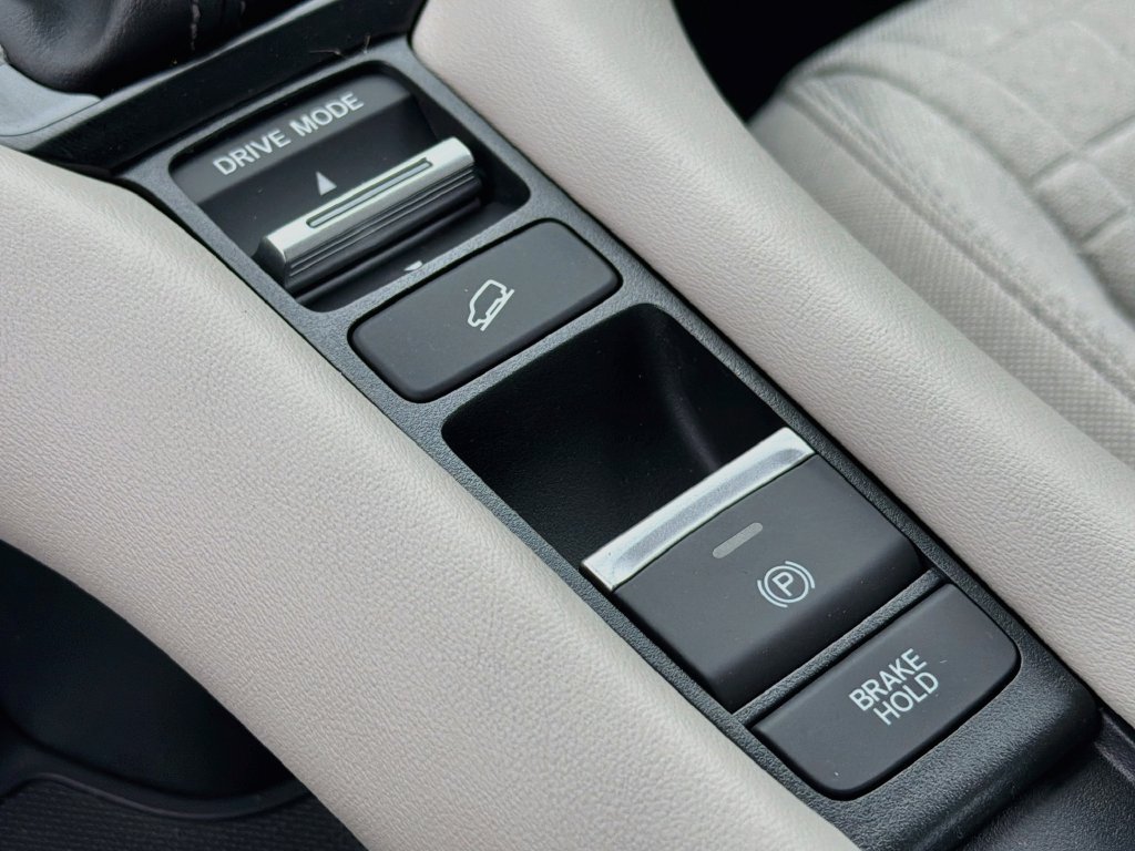 New 2027 Honda HR-V LX image 17