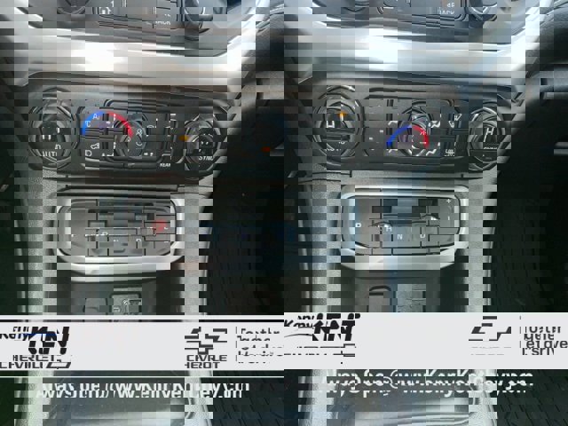 Certified 2023 GMC Acadia SLE w/ Driver Convenience Package image 29