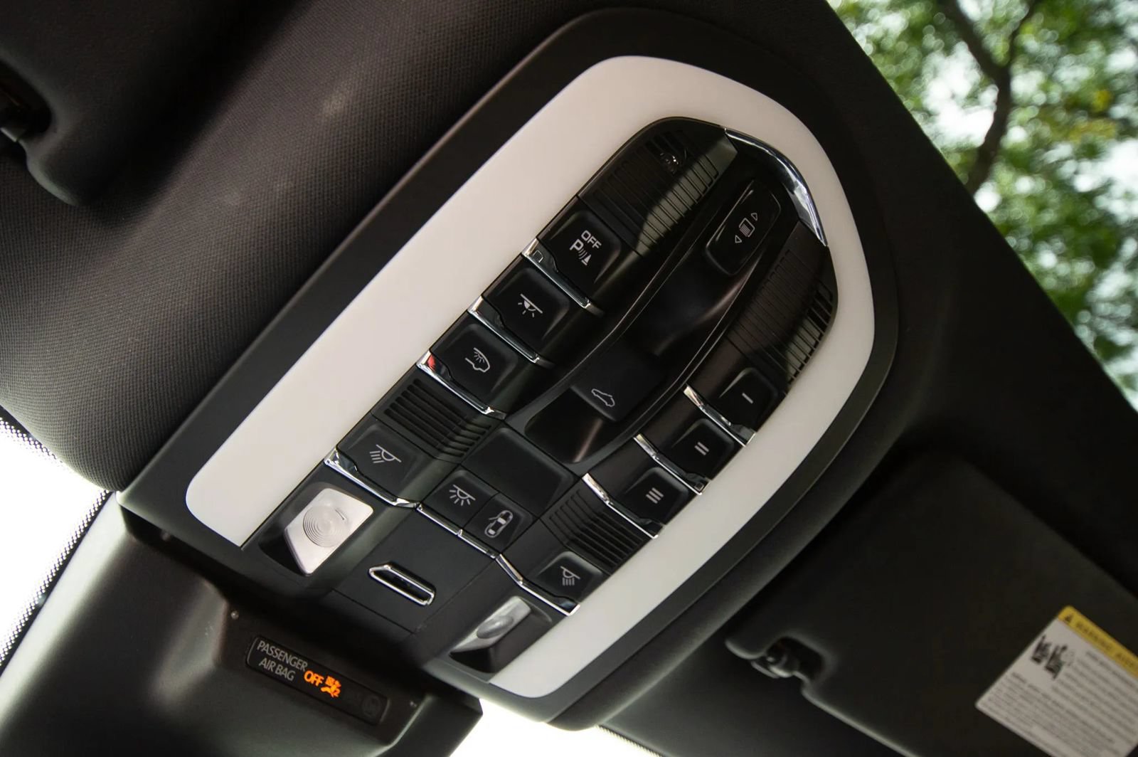 Used 2021 Porsche Macan w/ Premium Package Plus AWD/4WD image 59