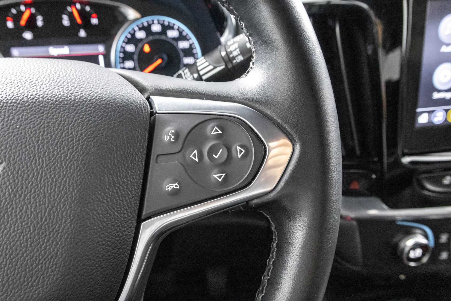 Used 2023 Chevrolet Traverse LT AWD/4WD image 27