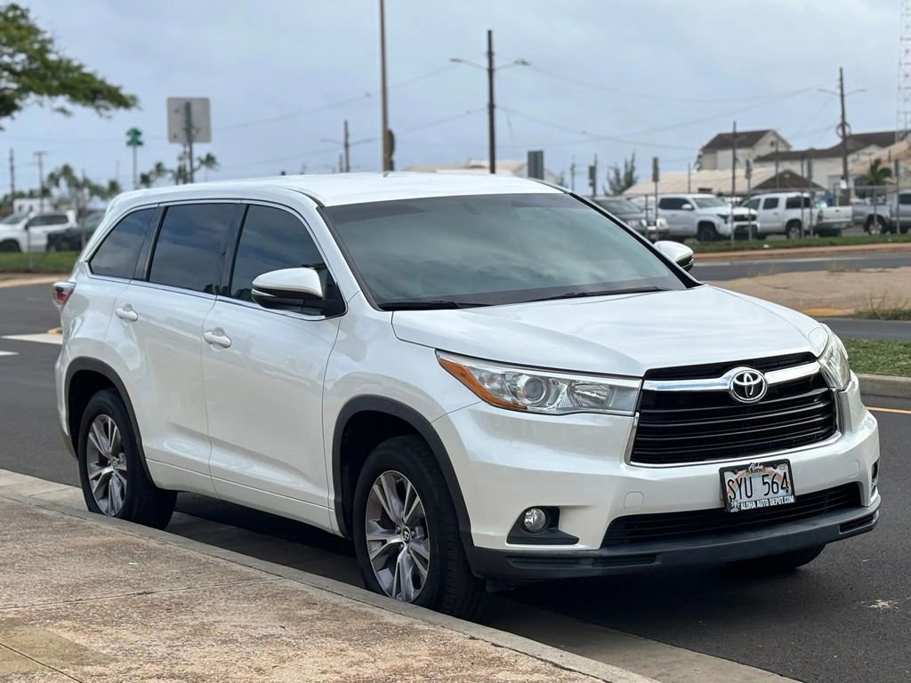 Used 2016 Toyota Highlander LE image 6