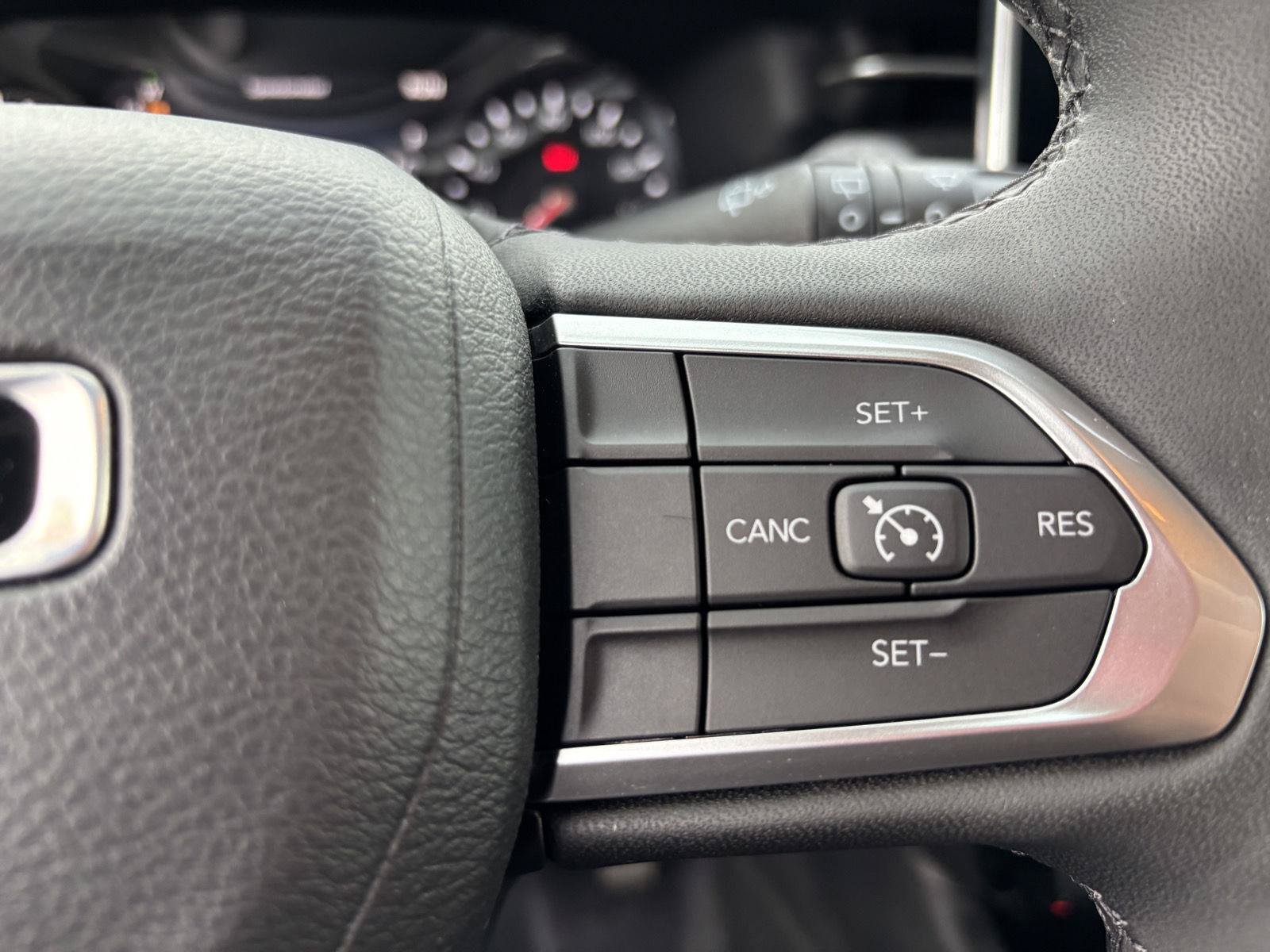 Used 2023 Jeep Compass Latitude w/ Convenience Group AWD/4WD image 22