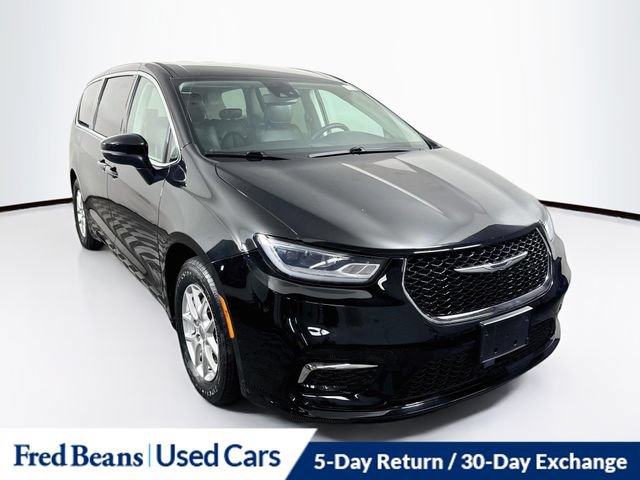 Used 2023 Chrysler Pacifica Touring-L