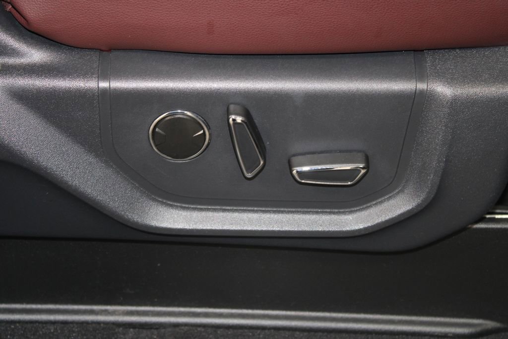 Used 2024 Ford Expedition Limited image 31