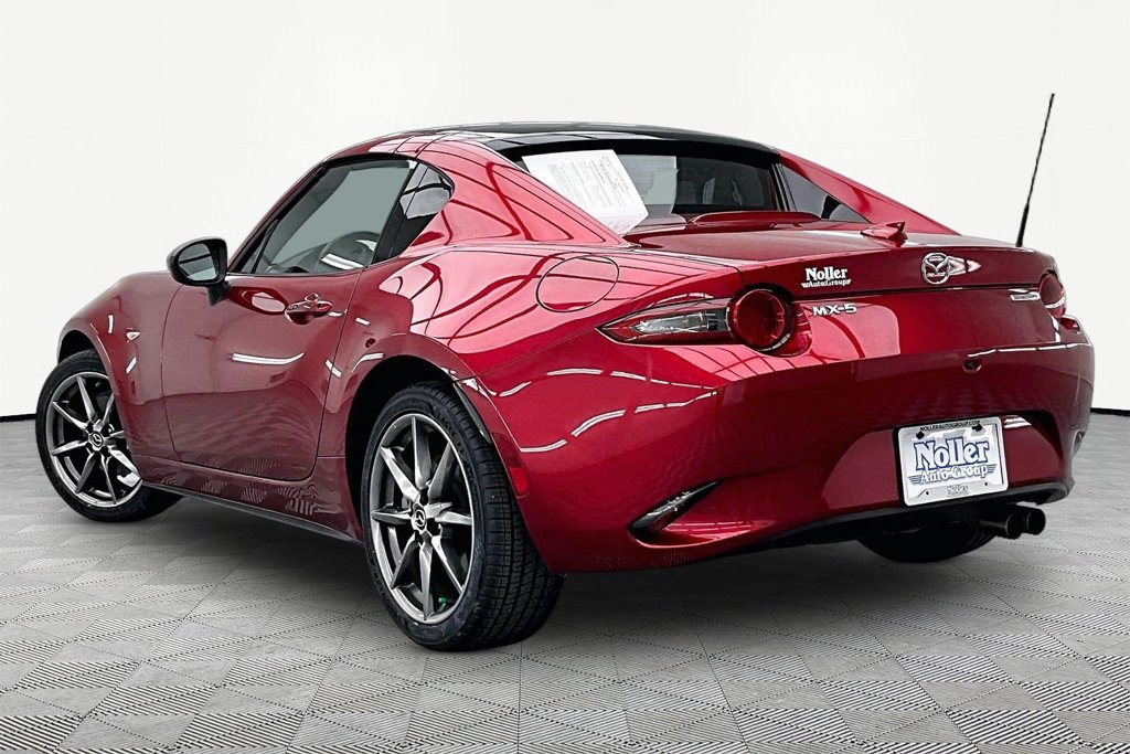 Used 2021 MAZDA MX-5 Miata RF Grand Touring RWD image 12