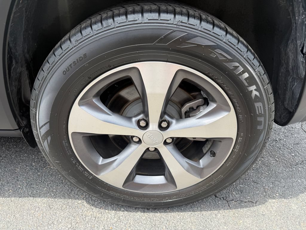 Used 2021 Jeep Cherokee Limited AWD/4WD image 46
