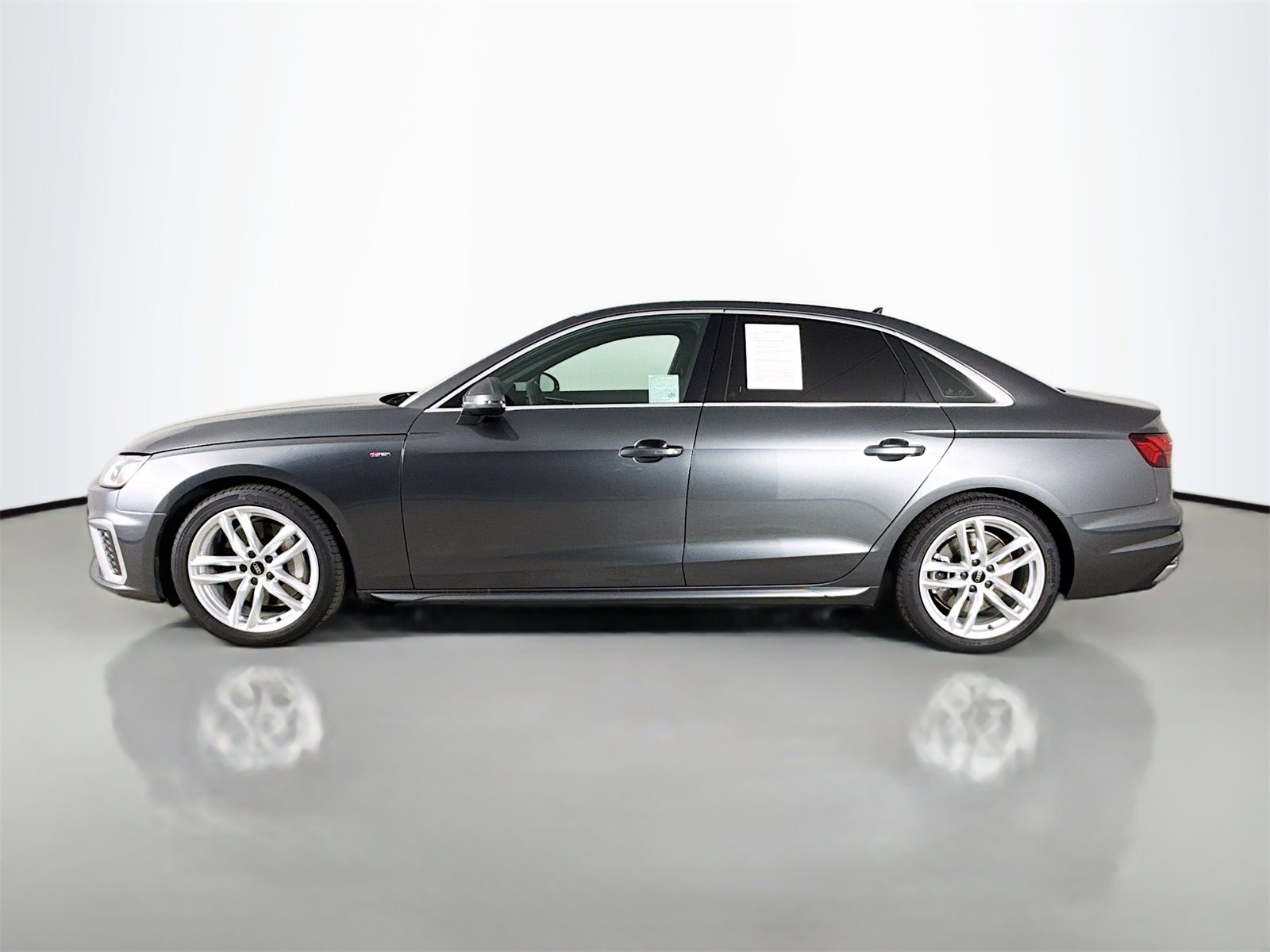 Used 2024 Audi A4 2.0T Premium w/ Convenience Package image 4