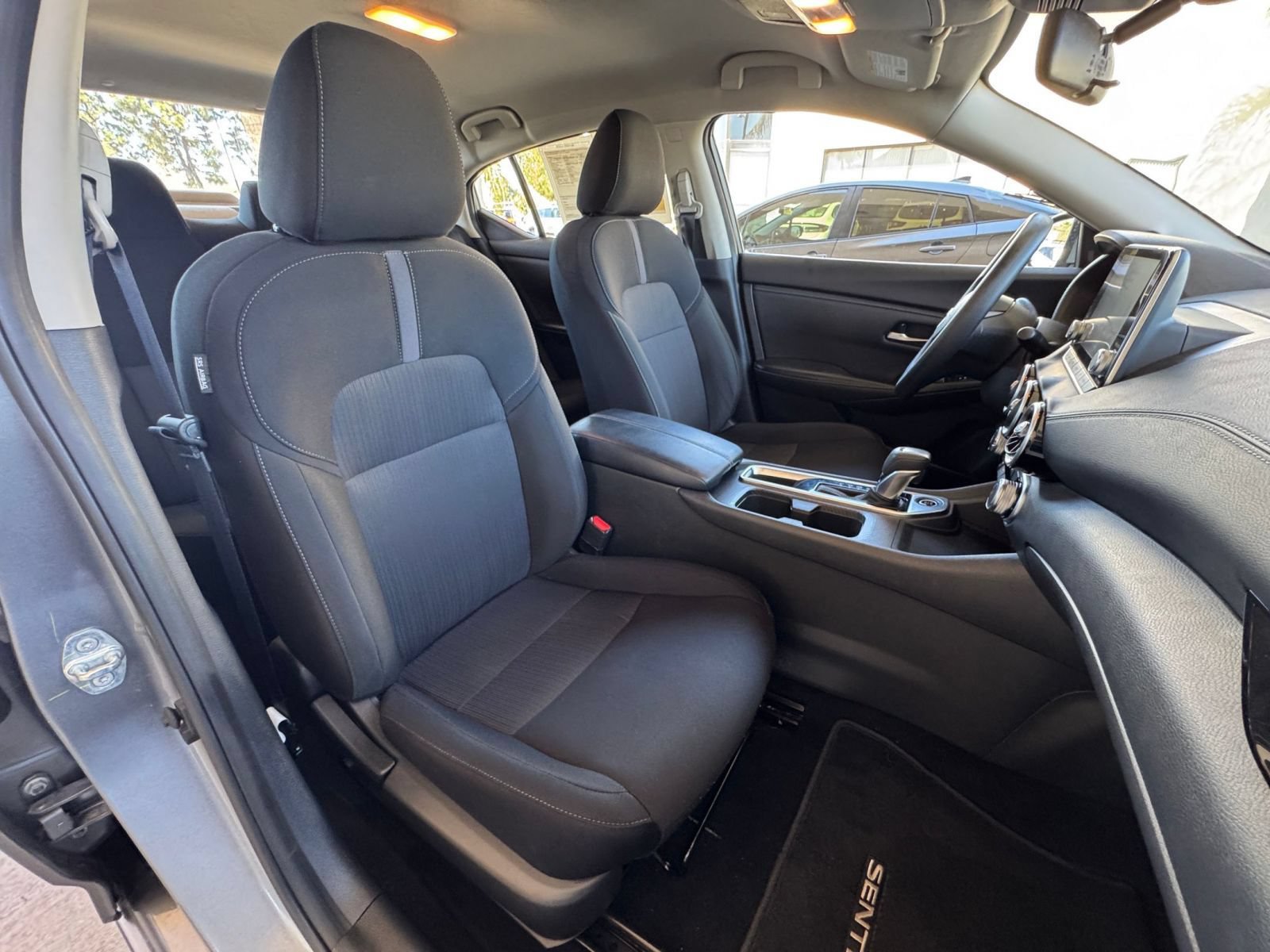 Used 2025 Nissan Sentra SV FWD image 34