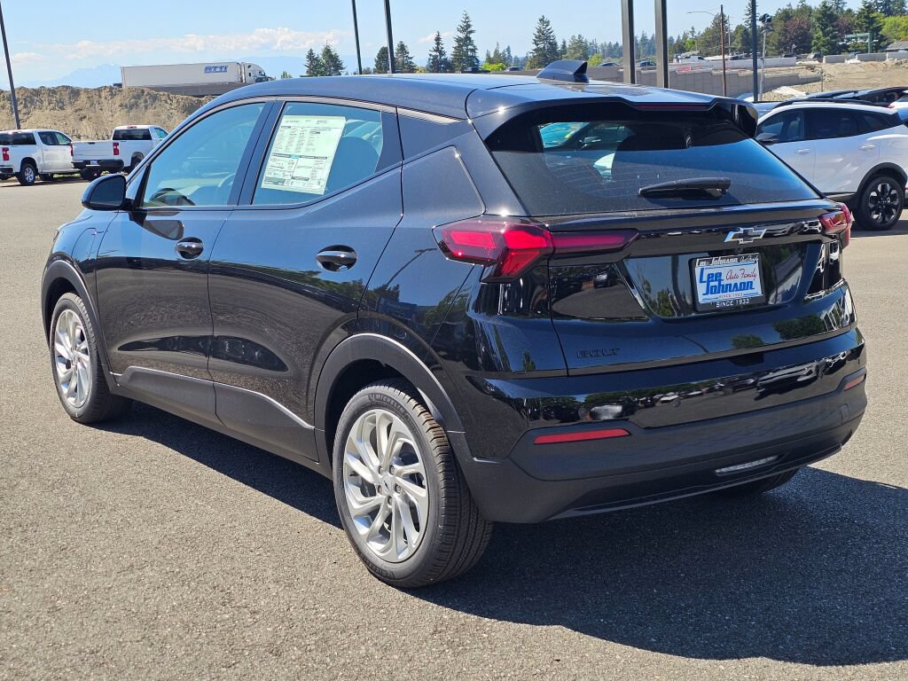 New 2027 Chevrolet Bolt LT w/ Comfort Package FWD image 7