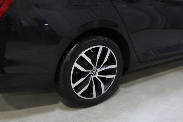 Used 2025 Volkswagen Jetta SE w/ Sunroof Package image 30