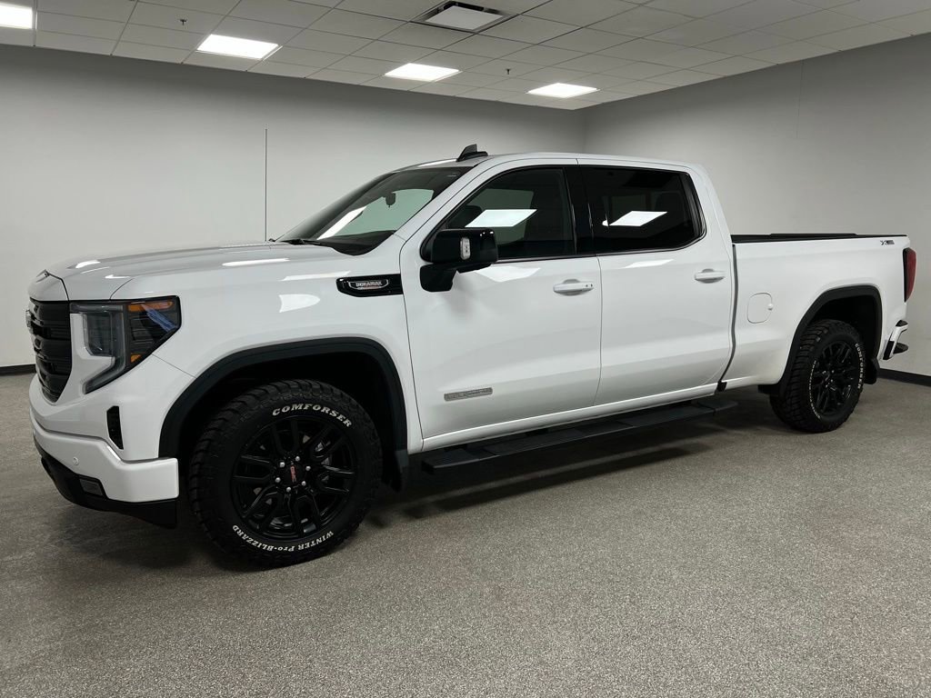 Used 2025 GMC Sierra 1500 Elevation w/ Elevation Premium Package image 6