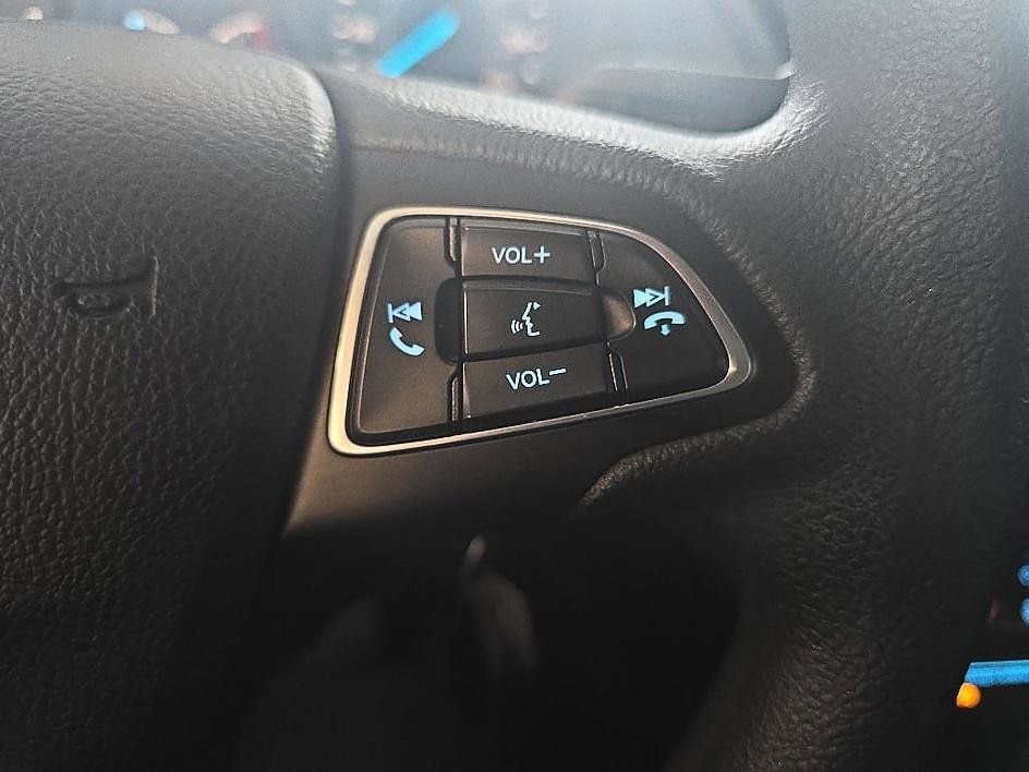Used 2018 Ford Escape SE w/ Ford Safe & Smart Package AWD/4WD image 19