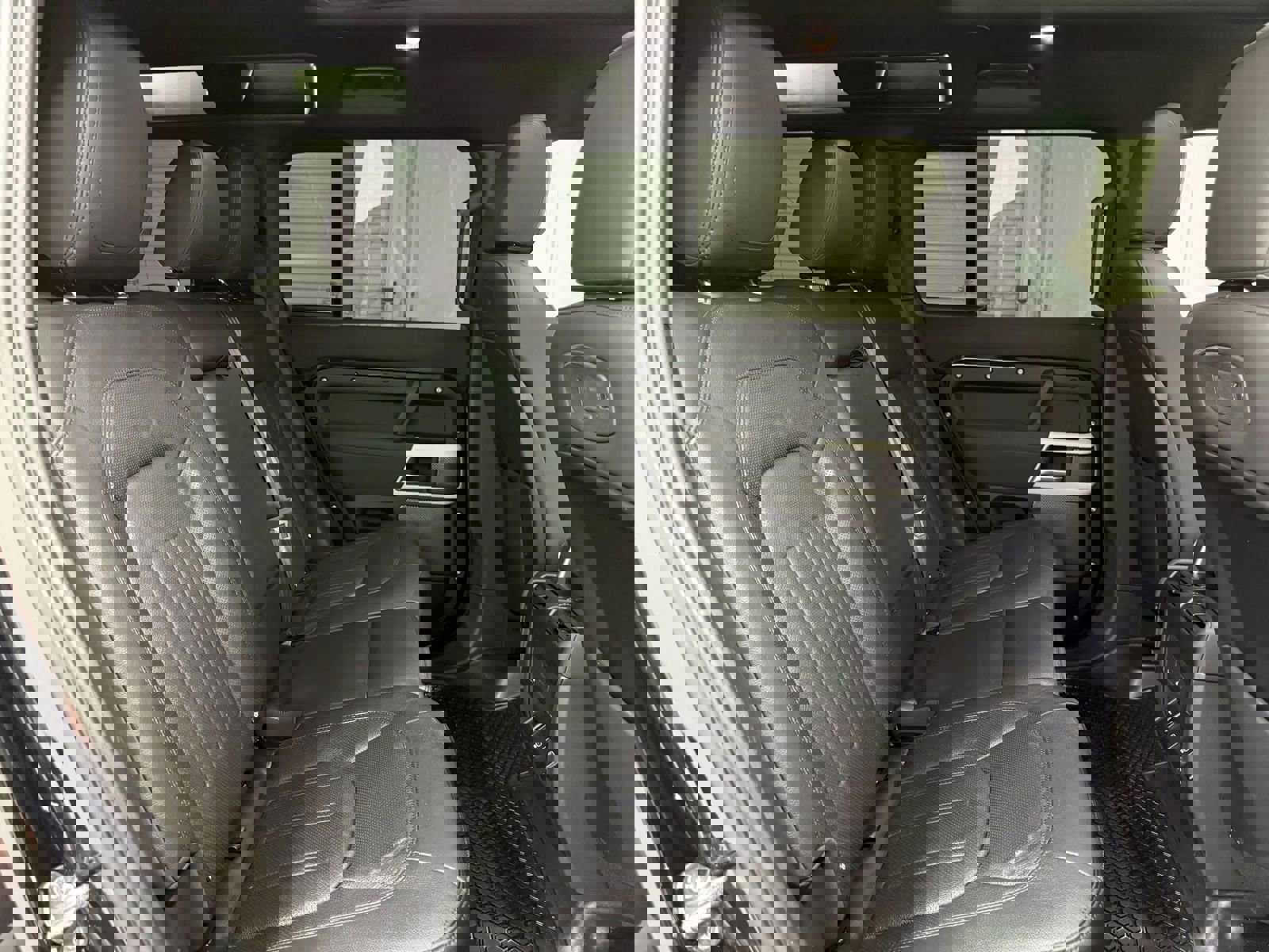 Used 2022 Land Rover Defender 110 S image 43