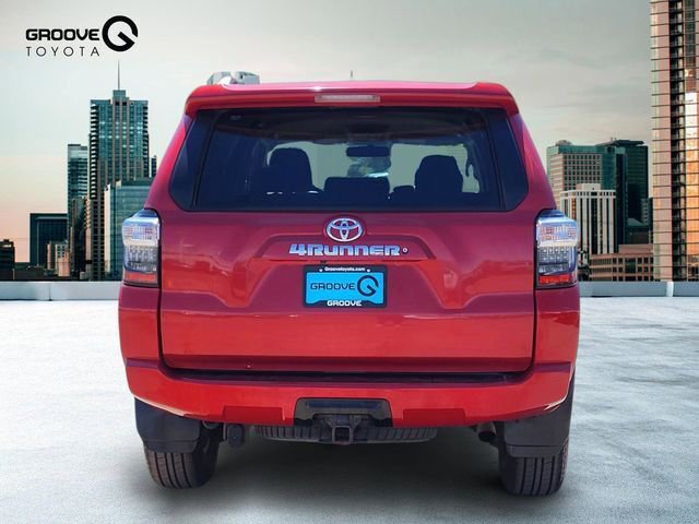Used 2018 Toyota 4Runner SR5 AWD/4WD image 5