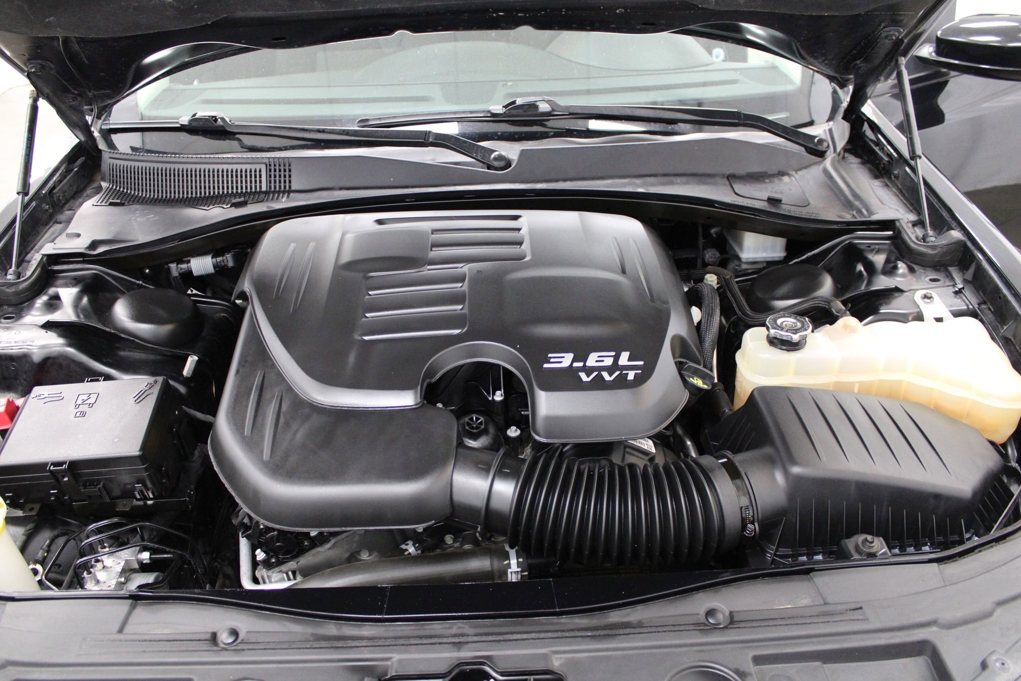 Used 2022 Chrysler 300 Touring w/ Sport Appearance Package RWD image 10