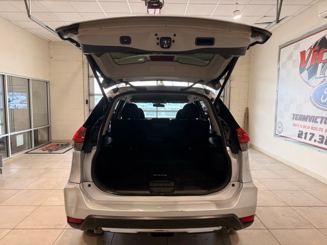 Used 2018 Nissan Rogue SV AWD/4WD image 9