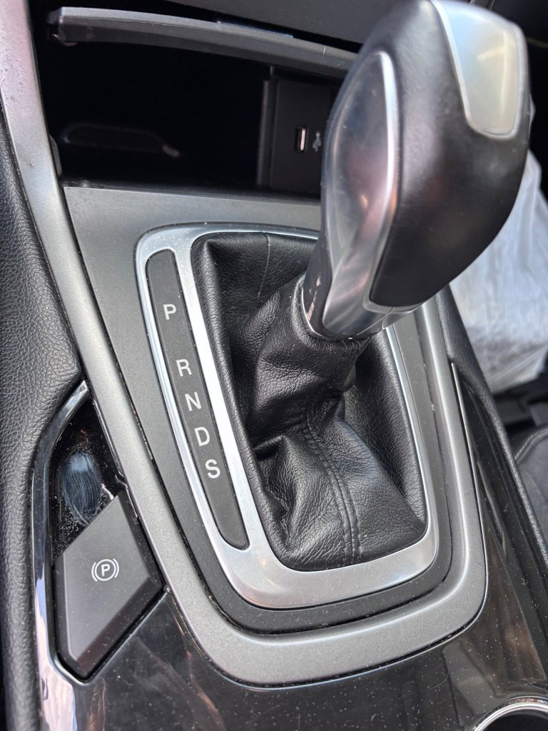 Used 2017 Ford Edge SE AWD/4WD image 16