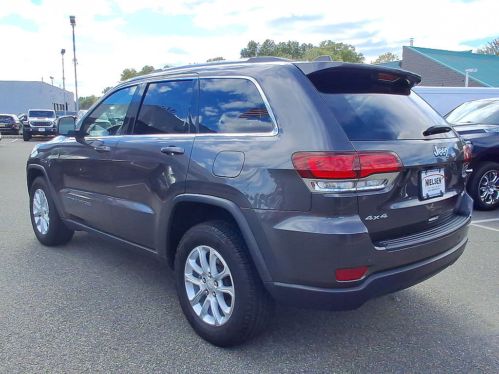 Used 2021 Jeep Grand Cherokee Laredo AWD/4WD image 28