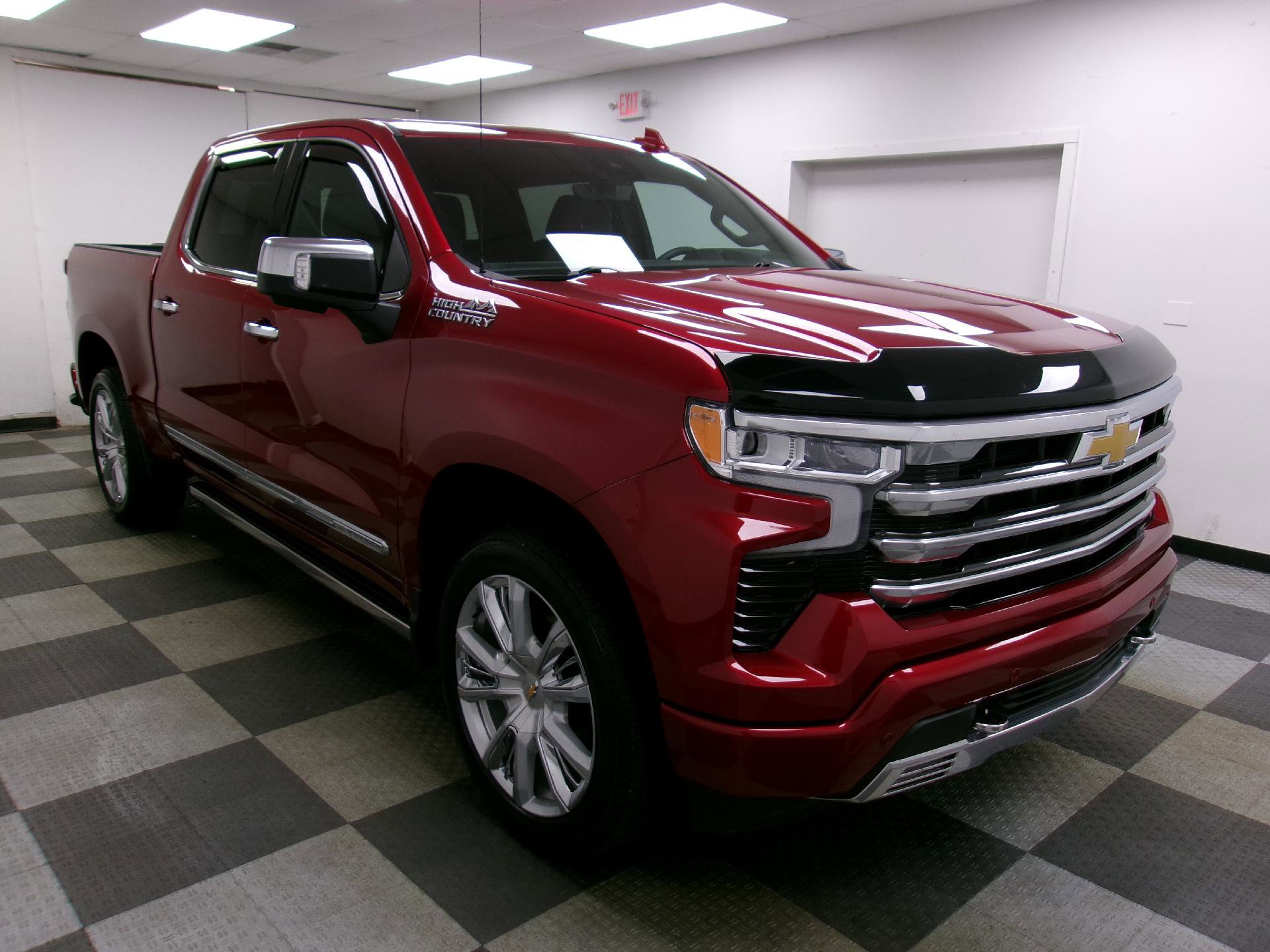 Used 2025 Chevrolet Silverado 1500 High Country w/ High Country Premium Package AWD/4WD image 14
