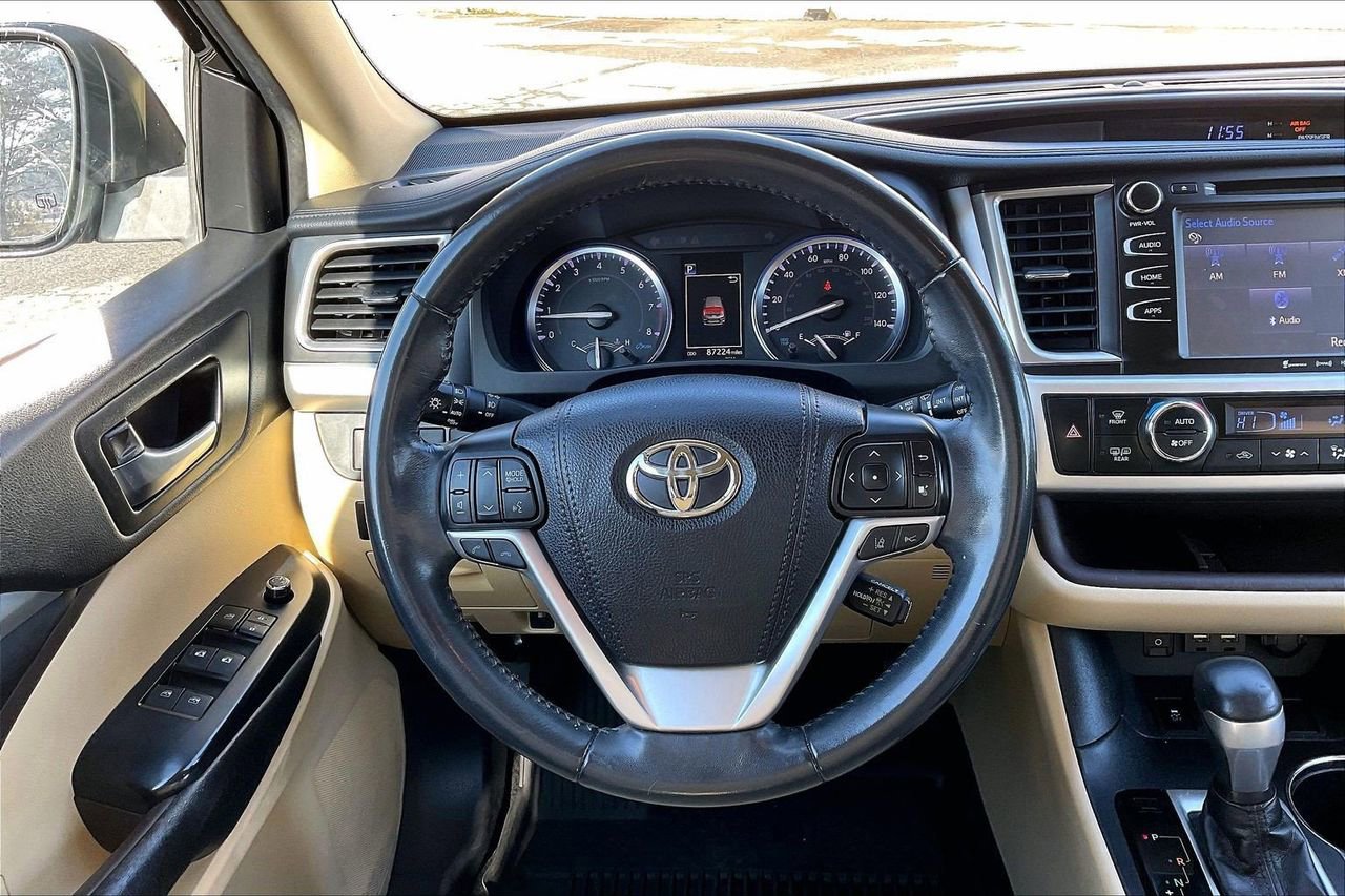 Used 2019 Toyota Highlander XLE image 10