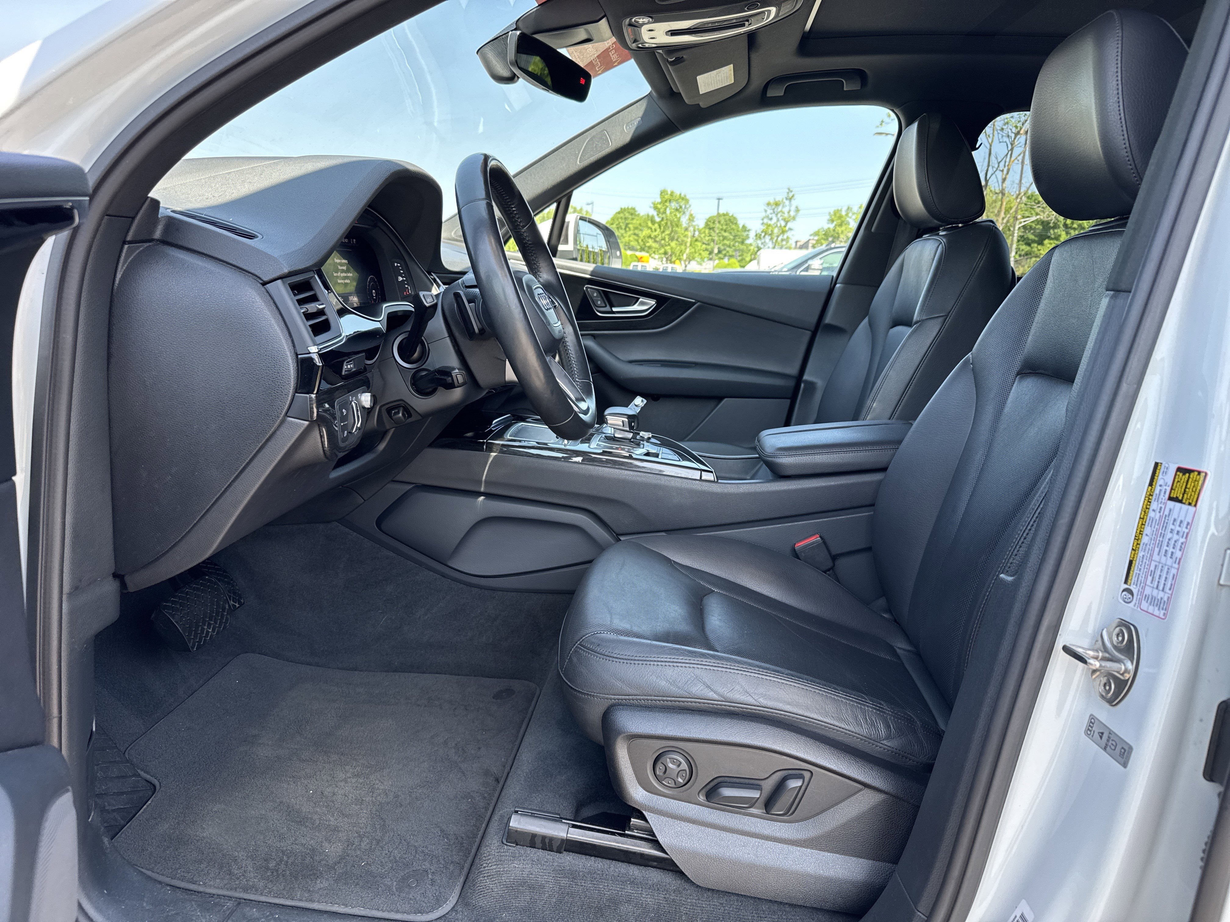 Used 2017 Audi Q7 3.0T Prestige AWD/4WD image 16