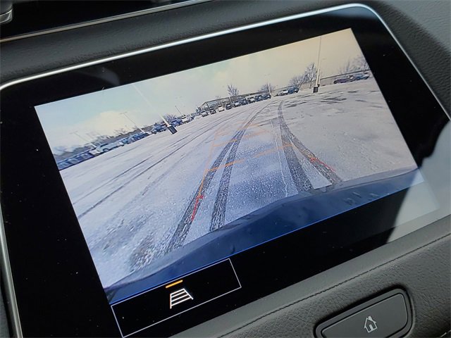 Certified 2022 Cadillac XT4 Premium Luxury w/ Safety Alert Package image 18