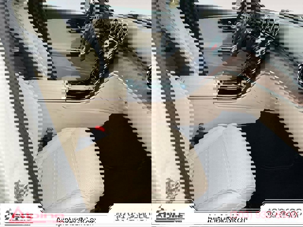 Used 2025 Mercedes-Benz C 300 4MATIC Sedan image 15