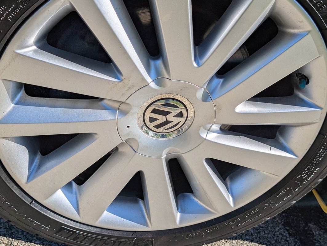 Used 2008 Volkswagen Beetle SE FWD image 39